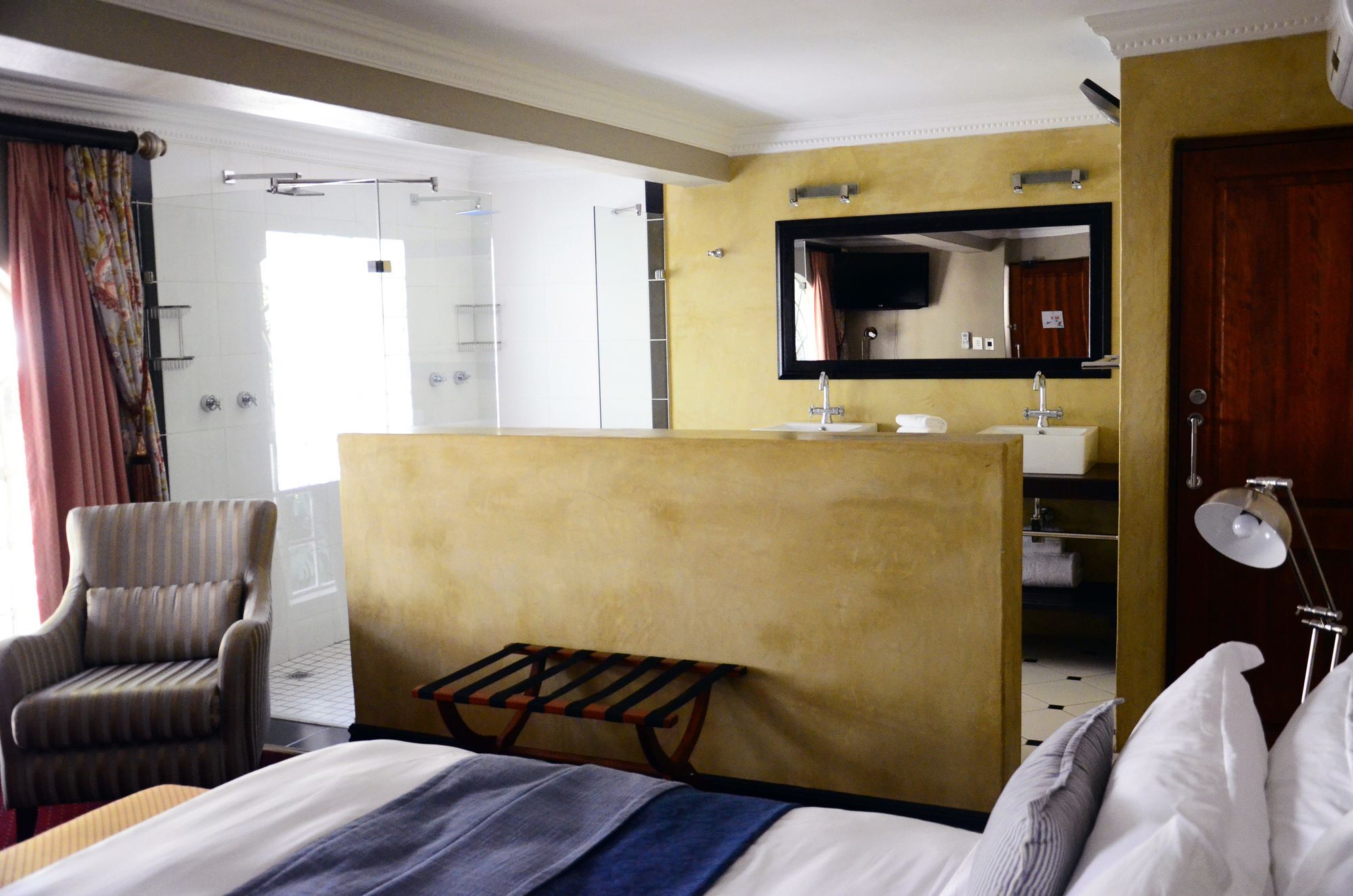 Village Ridge Boutique Stays Pretoria Bagian luar foto